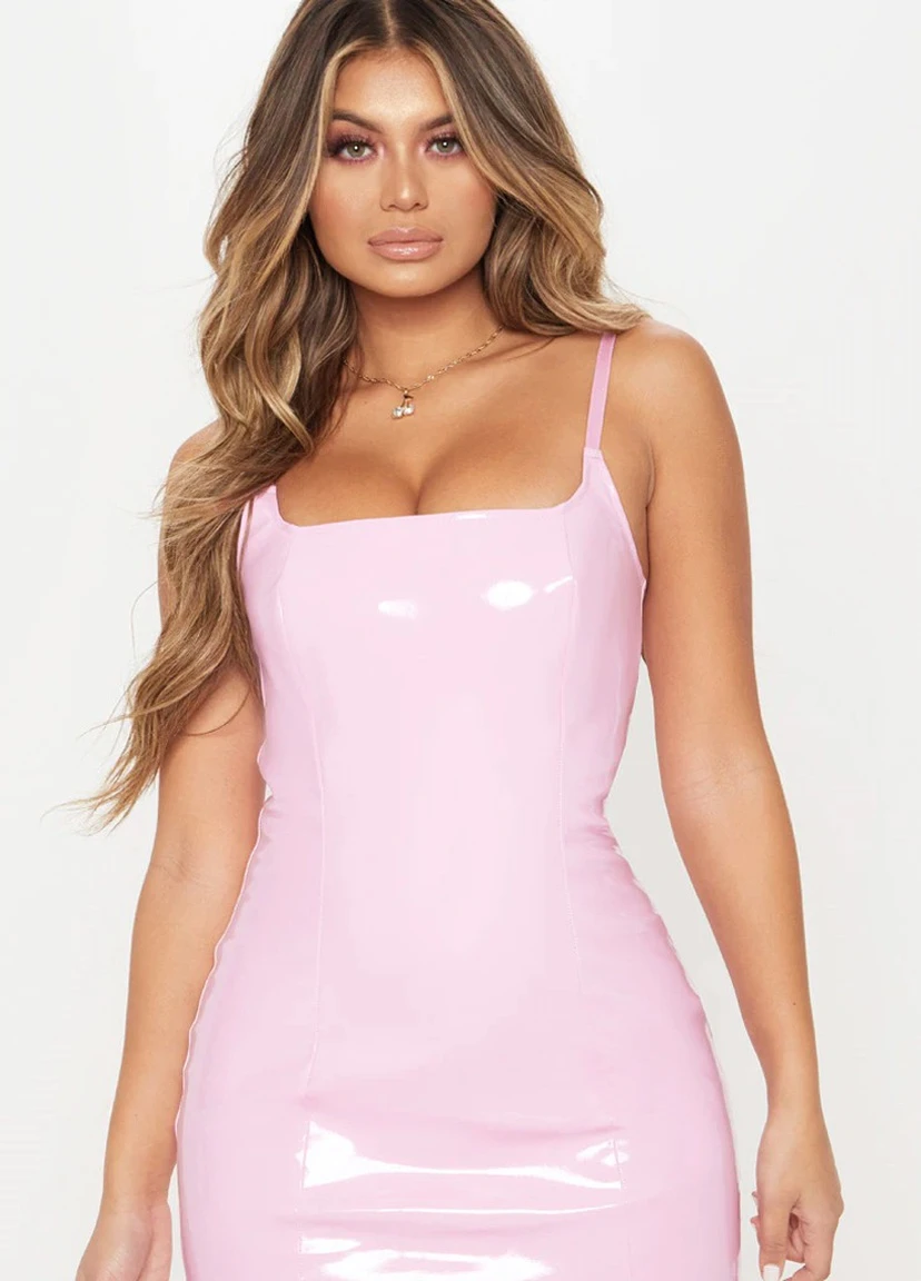 Розовое повседневный сукня PrettyLittleThing однотонное