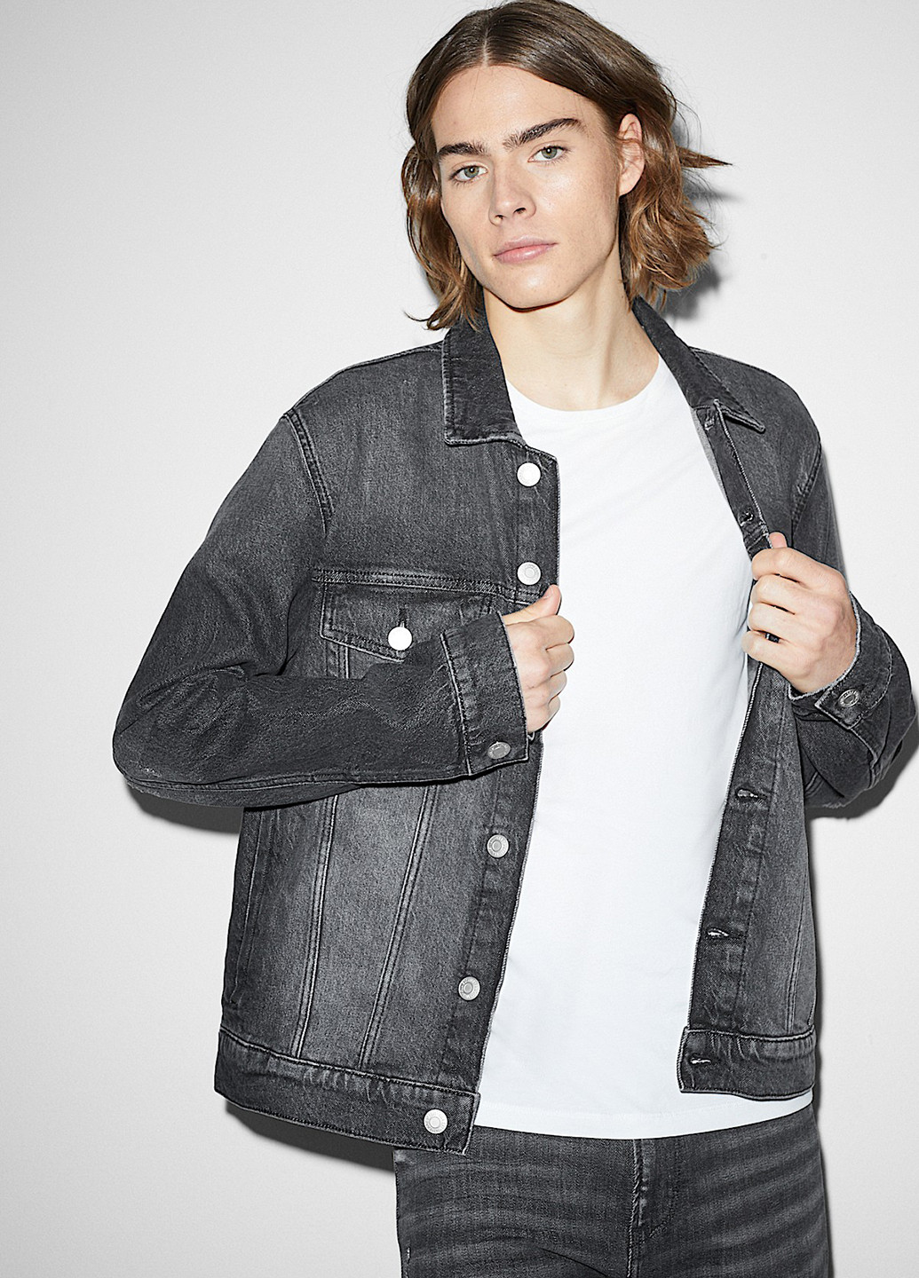 Темно-серая демисезонная куртка C&A