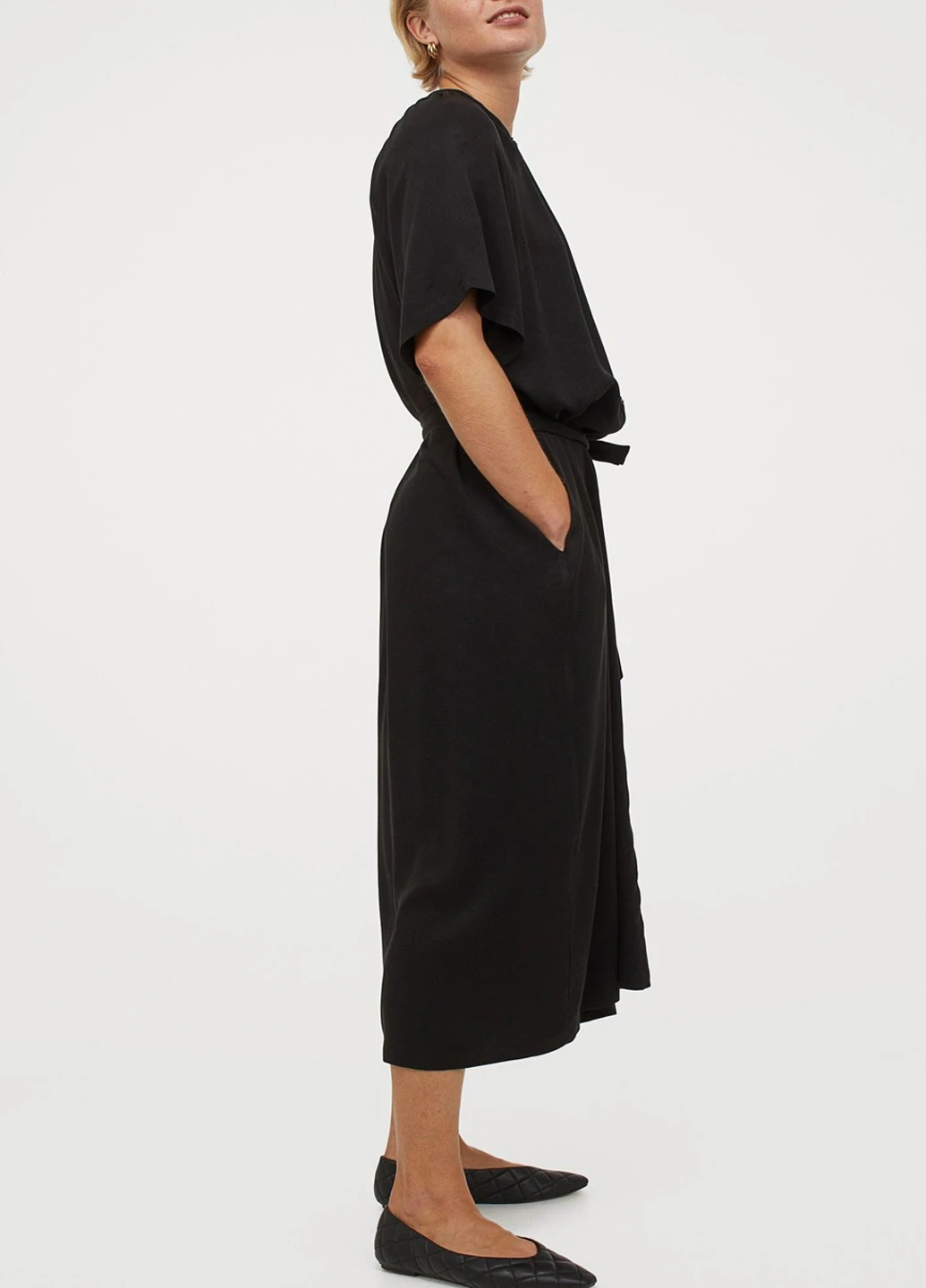Черное платье H&M однотонное