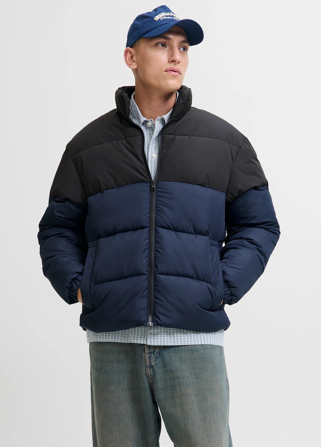 Темно-синя демісезонна куртка Jack & Jones