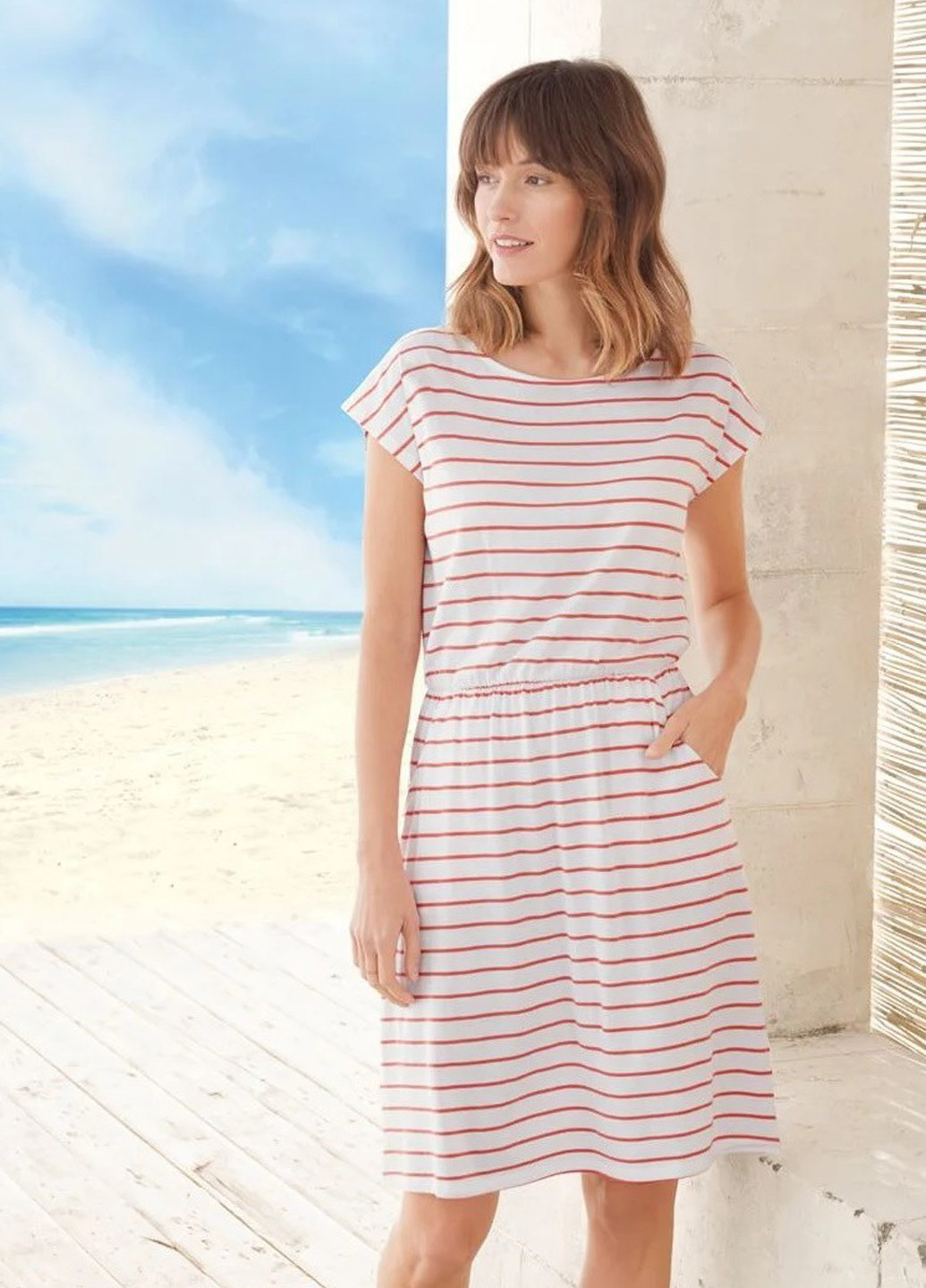 Молочное кэжуал платье платье-футболка Esmara в полоску