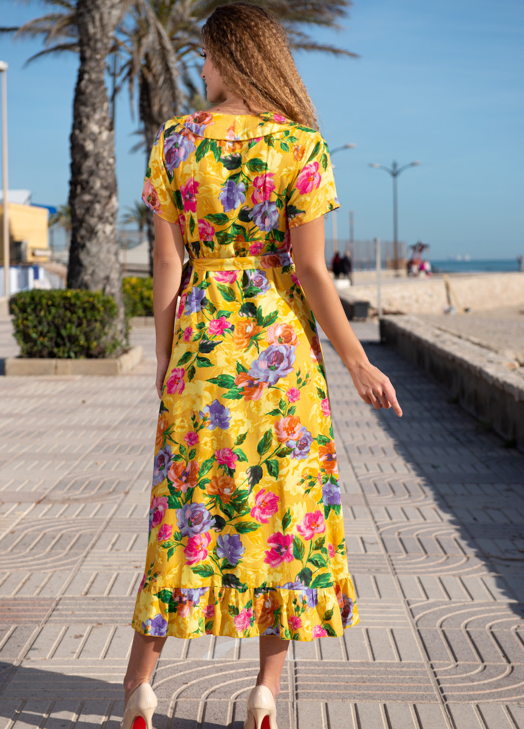 Жовтий пляжна сукня на запах Indiano з квітковим принтом