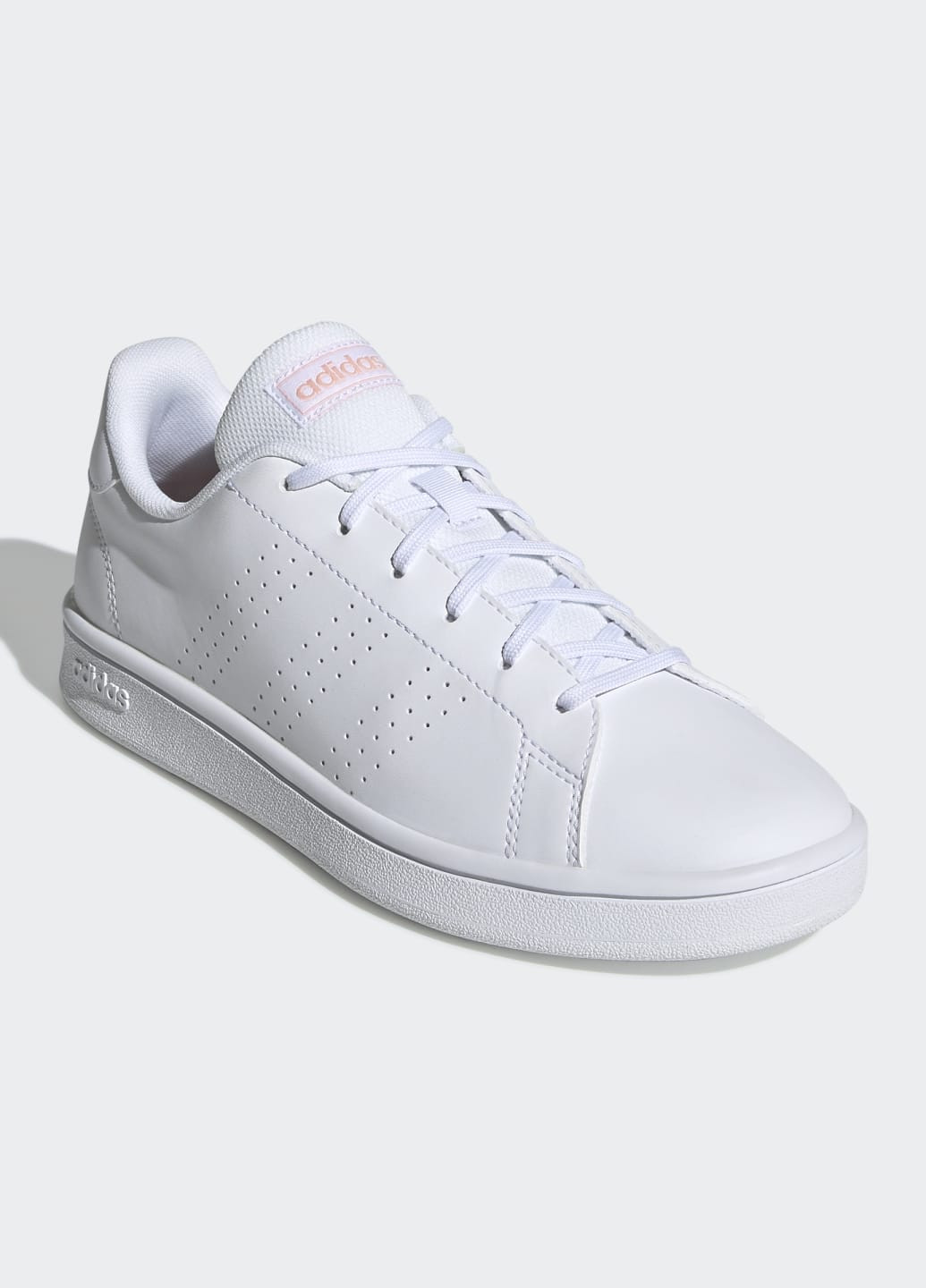 Белые демисезонные кроссовки advantage base adidas
