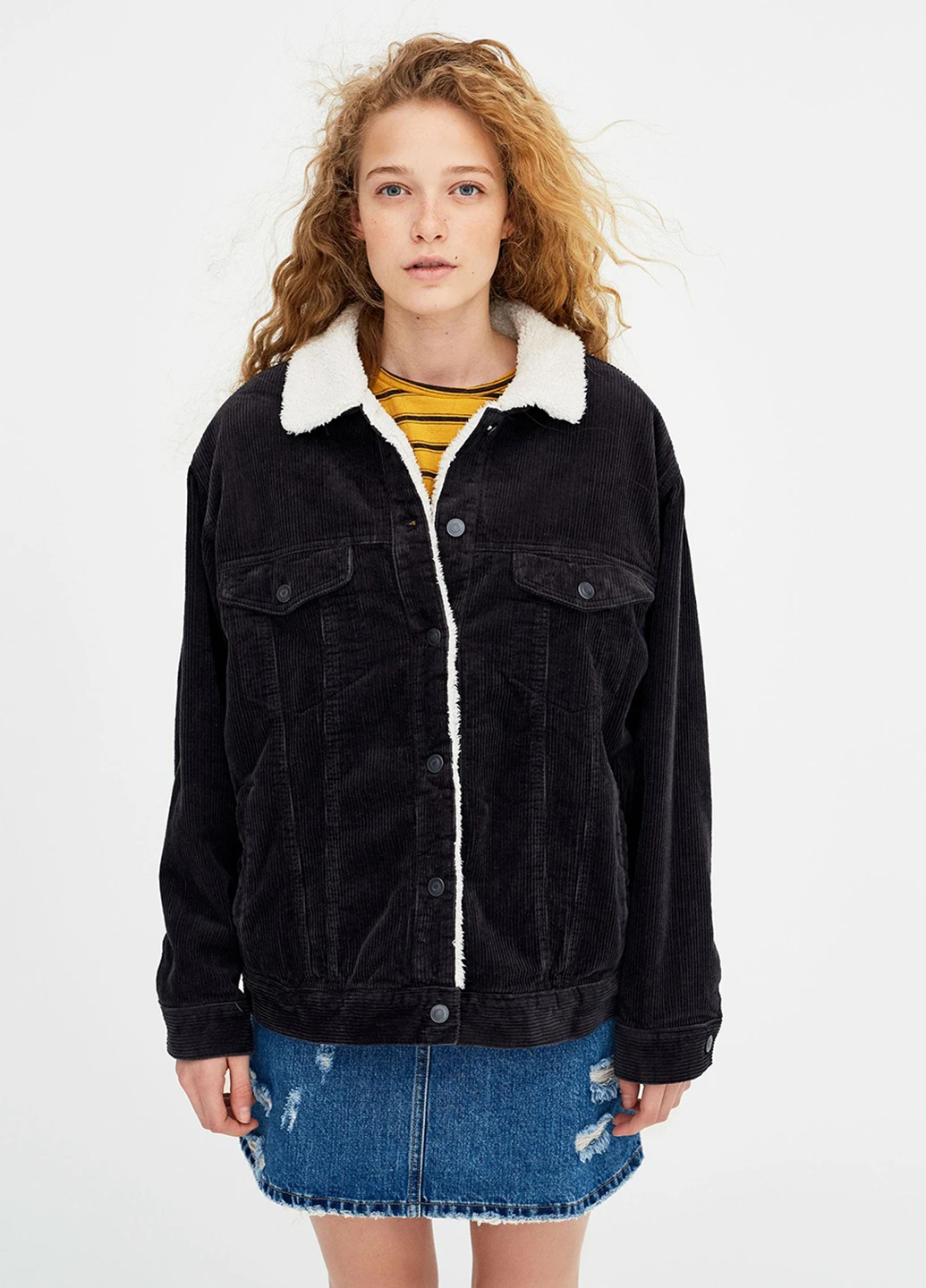 Темно-сіра демісезонна куртка Pull & Bear