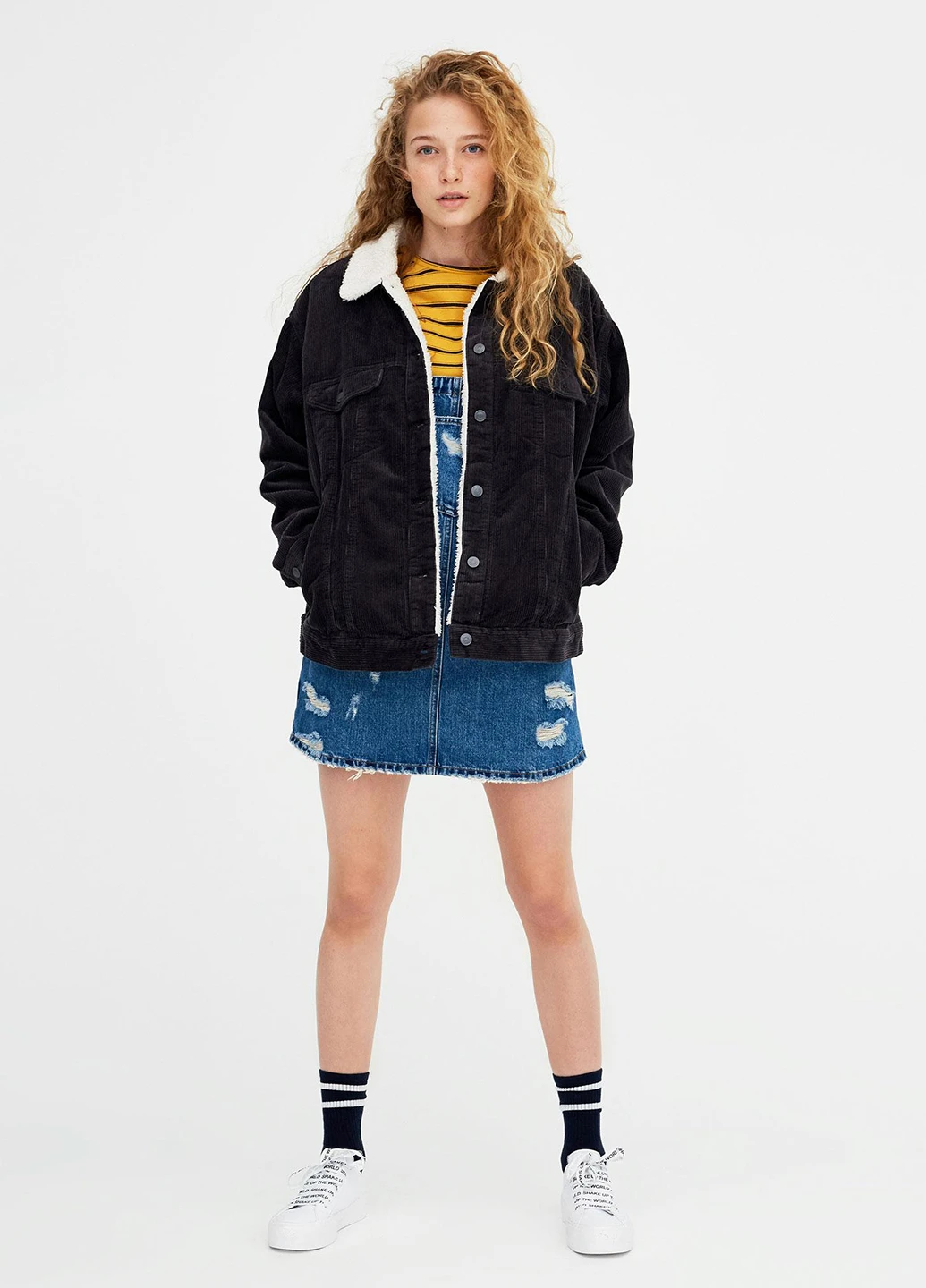 Темно-сіра демісезонна куртка Pull & Bear