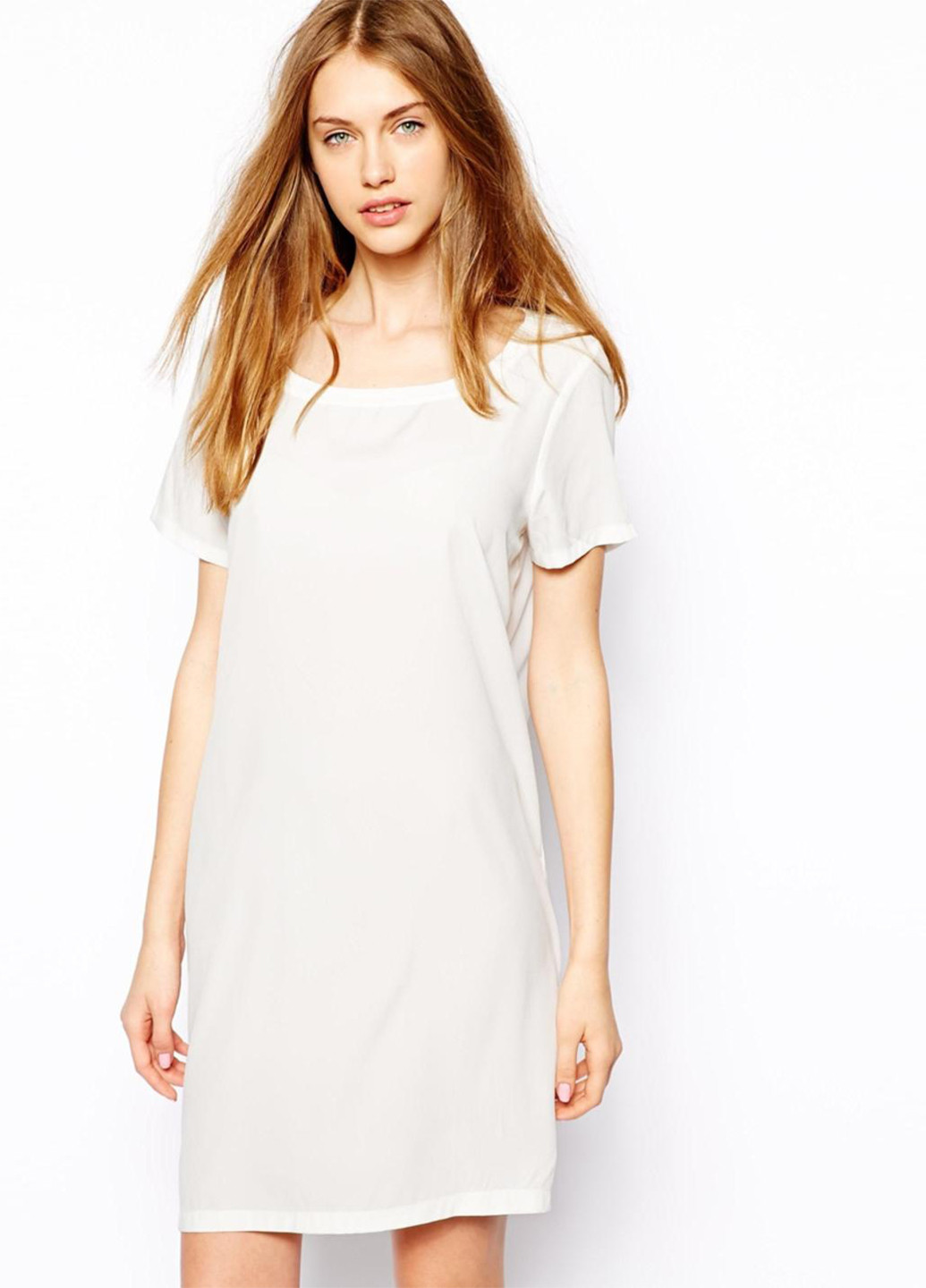 Молочное кэжуал платье платье-футболка Jacqueline de Yong однотонное