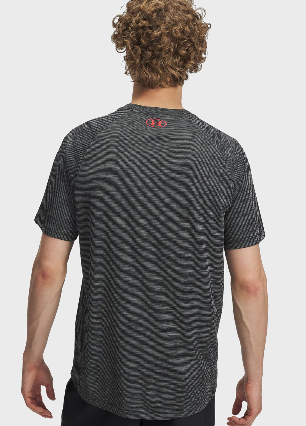 Черная футболка Under Armour