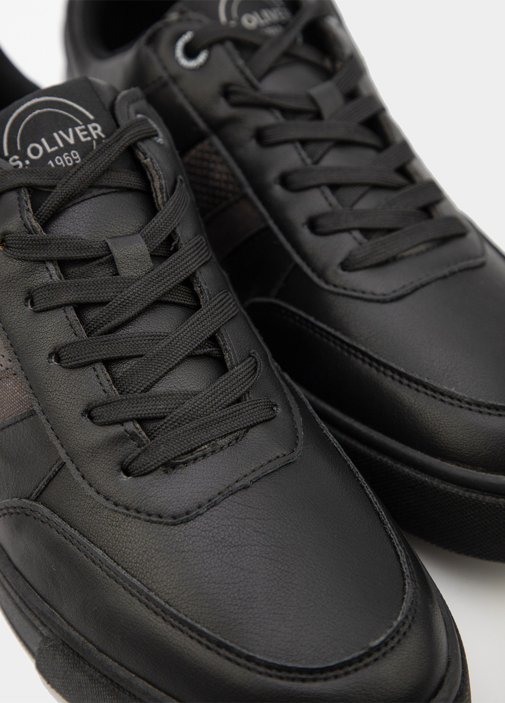Чорні кеди S.Oliver