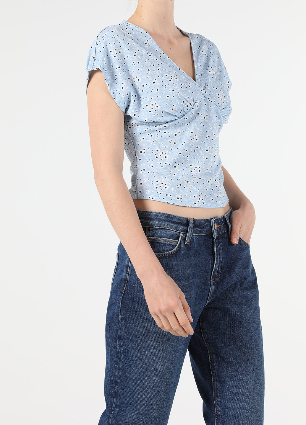 Светло-голубая блуза Colin's