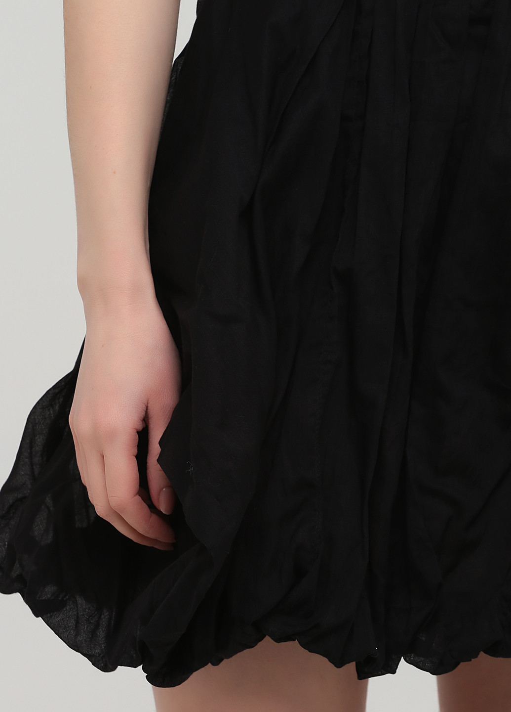Чорна коктейльна сукня з відкритими плечима, бебі долл, бандо Asos однотонна
