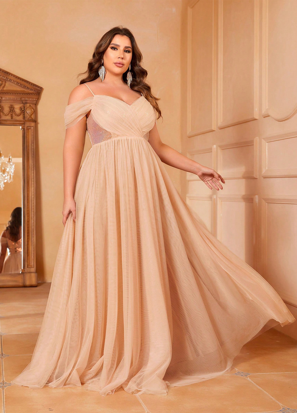 Кремовое вечернее платье клеш, с открытыми плечами SHEIN однотонное