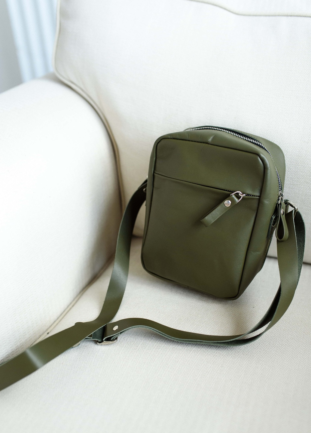 Практичная мужская сумка мессенджер через плечо ручной работы из натуральной винтажной кожи коричневого цвета Boorbon (253412642)