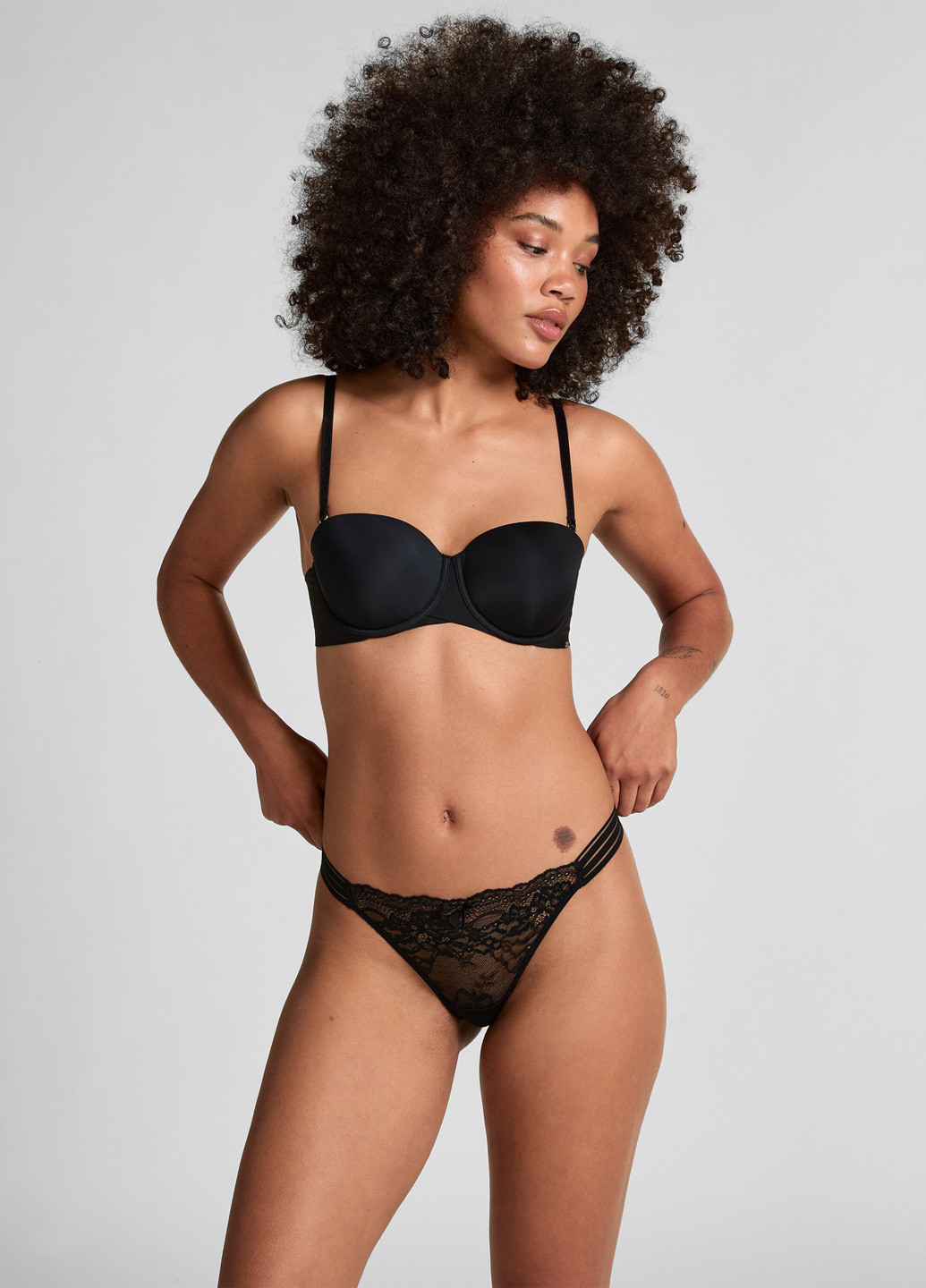 Чёрный балконет бюстгальтер Hunkemoller с косточками полиамид