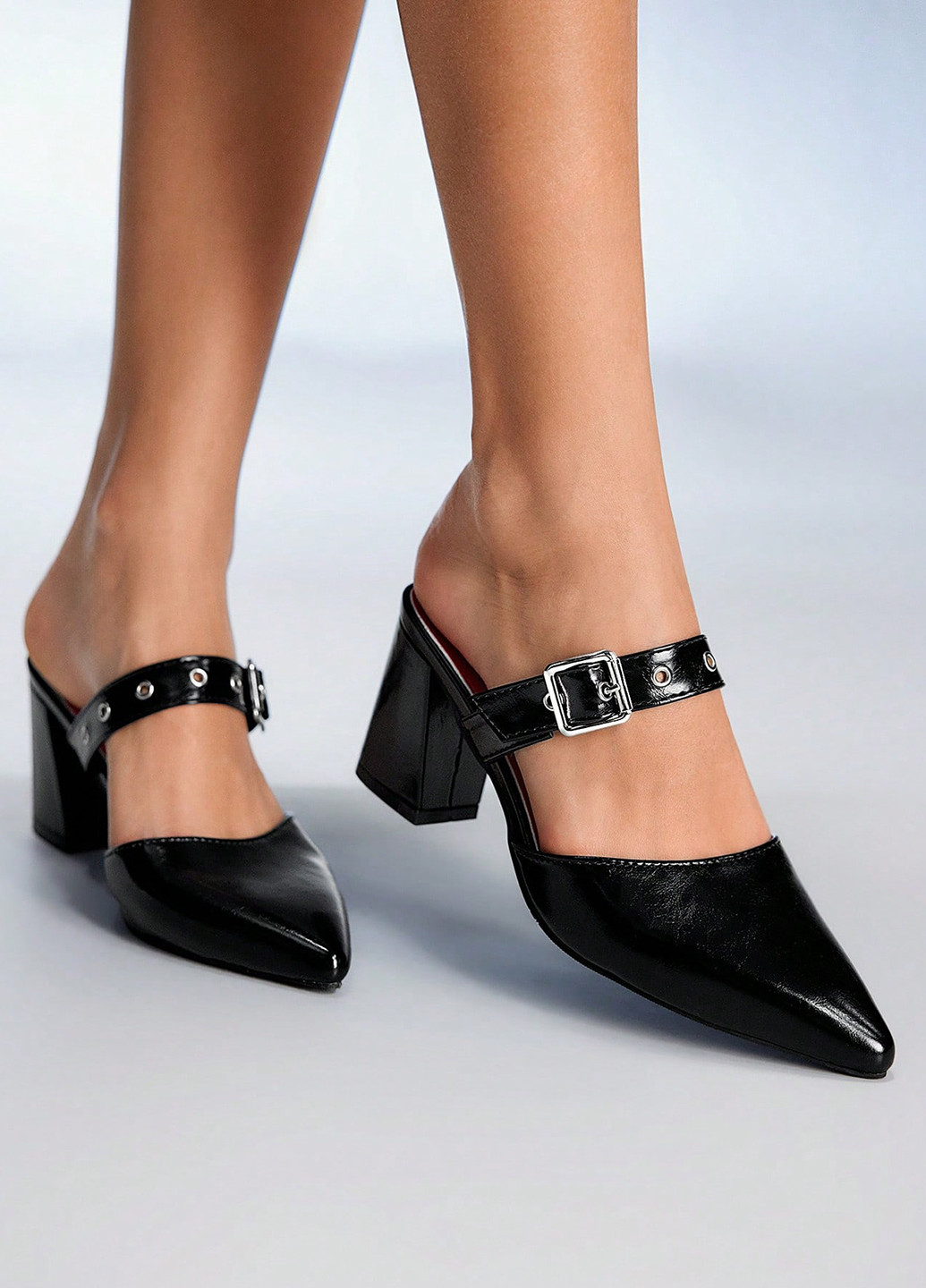 Черные туфли SHEIN на среднем каблуке люверсы, лаковые