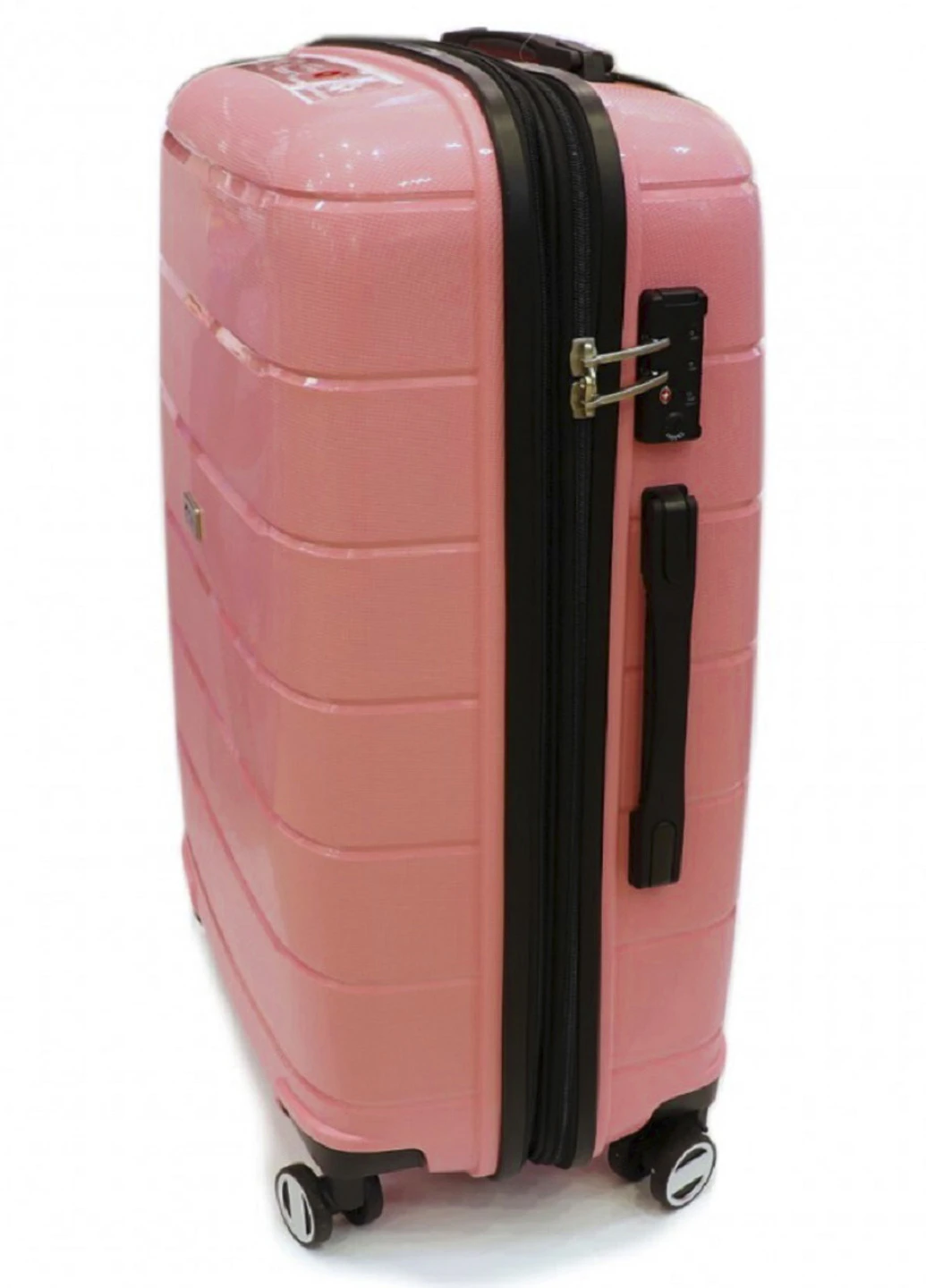 Чемодан пластиковый средний 67 см AIRTEX 232 (251854854)