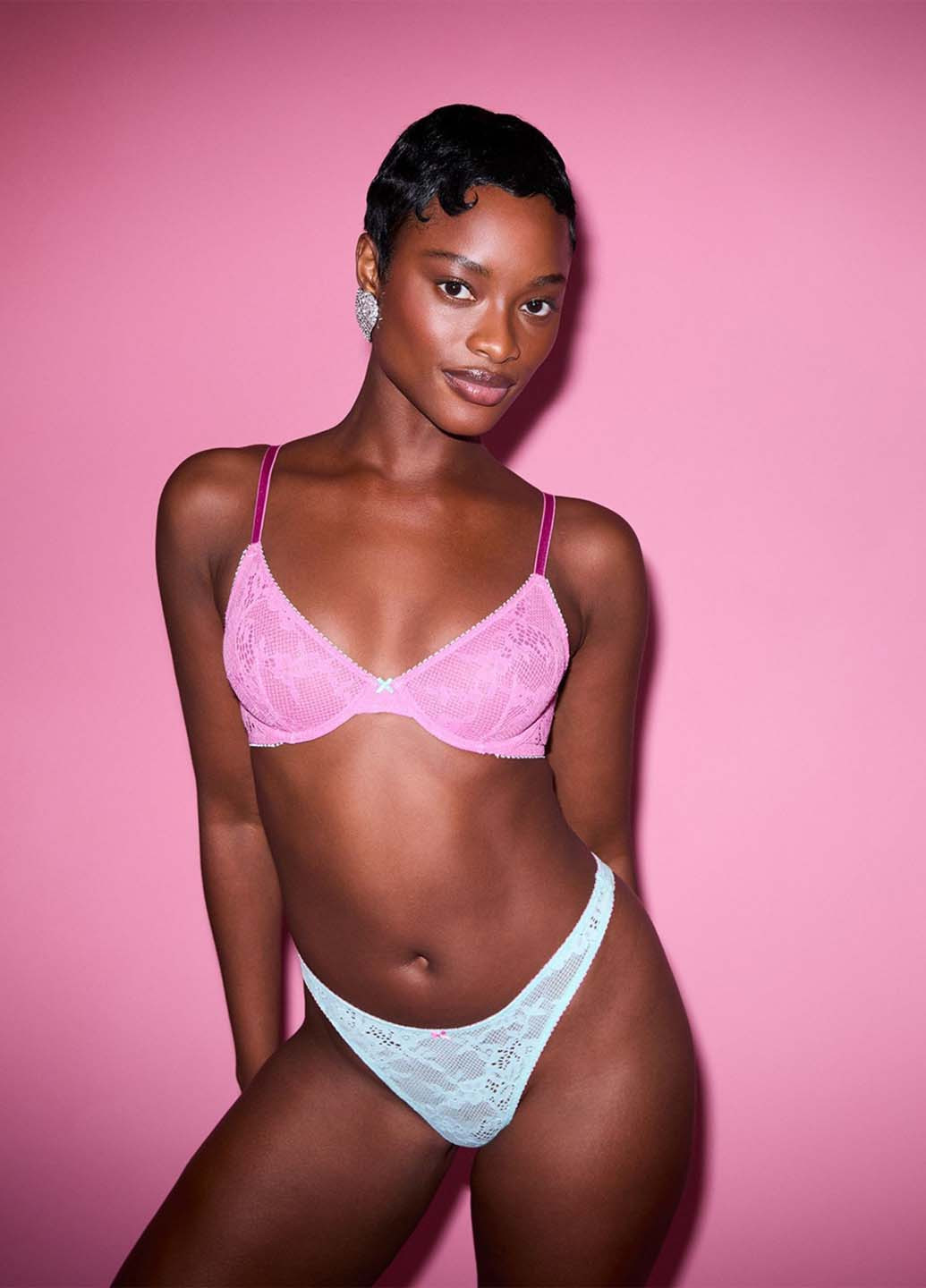 Розовый демисезонный комплект (бюстгальтер, трусики) Victoria's Secret