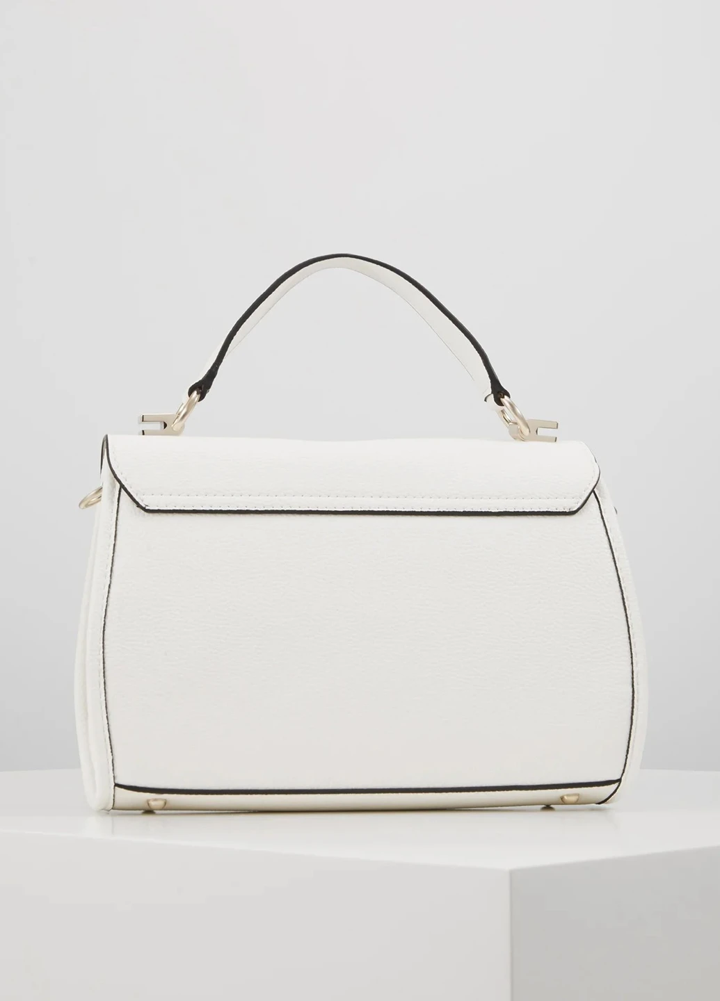 Сумка Guess LIAS TOP HANDLE FLAP (251715376)