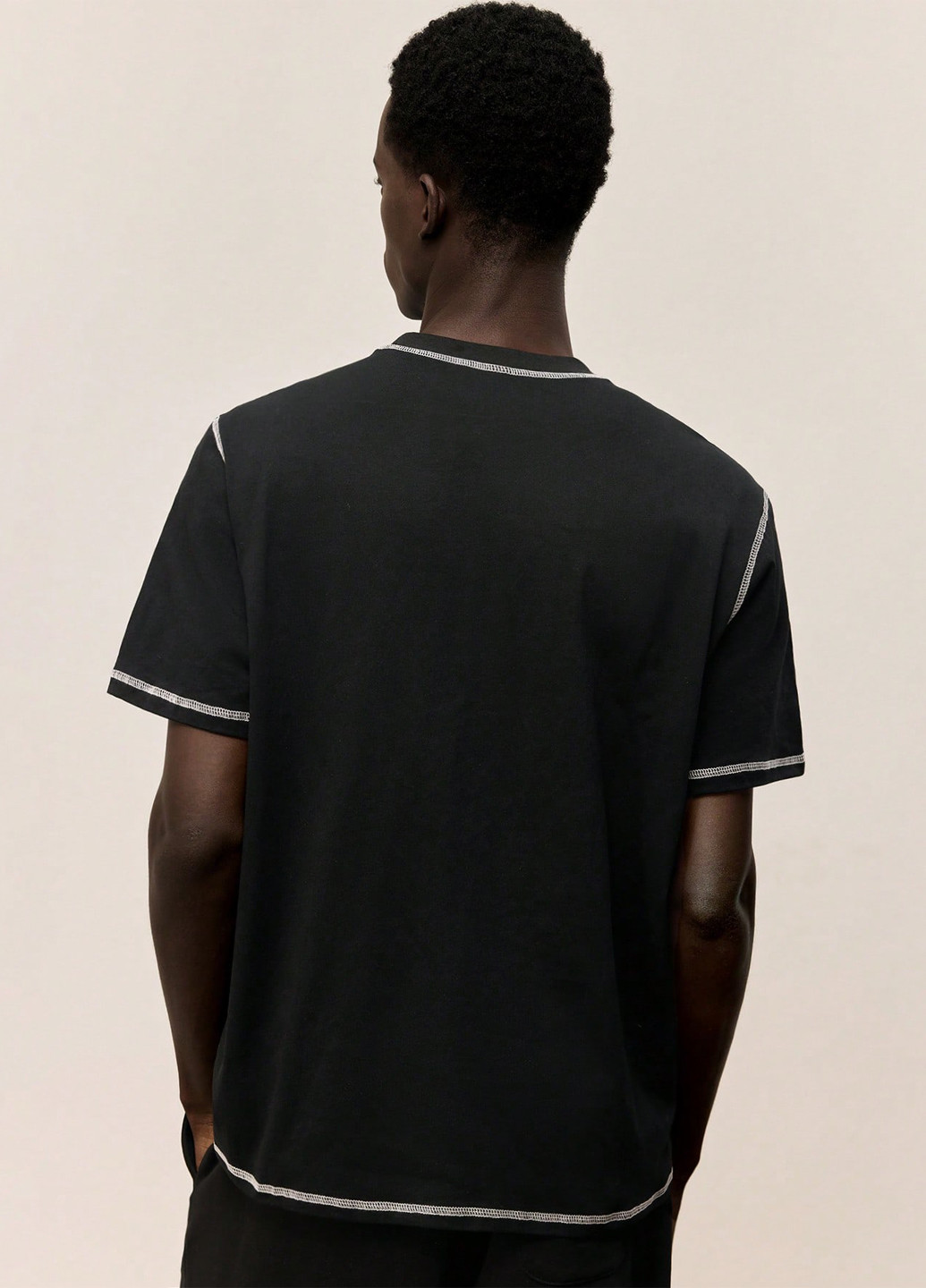 Чорна футболка SHEIN