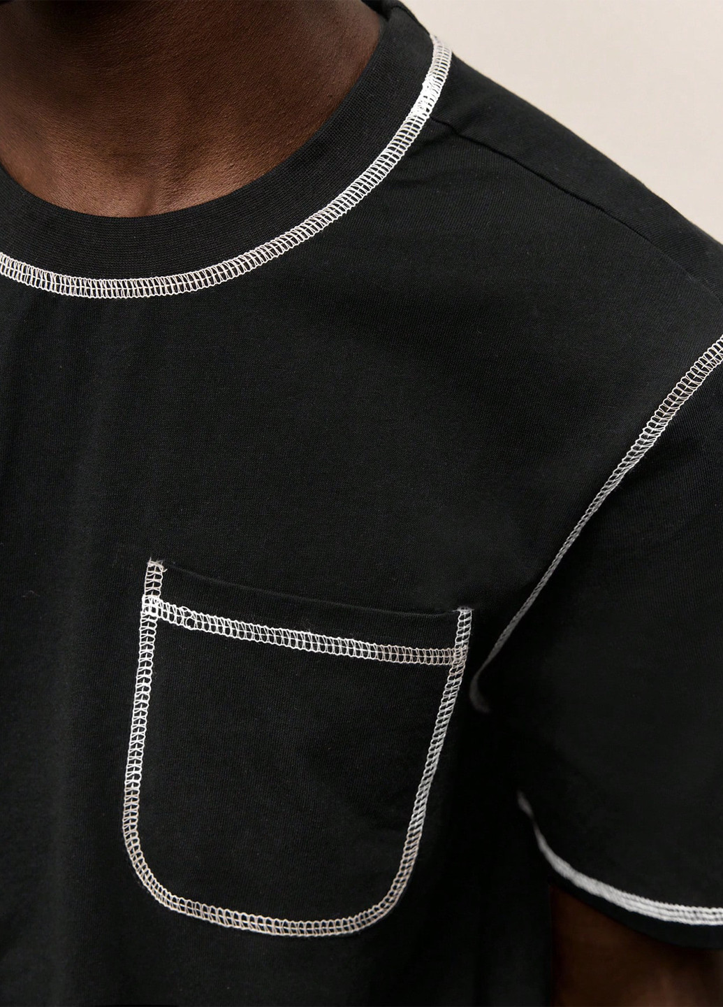 Чорна футболка SHEIN