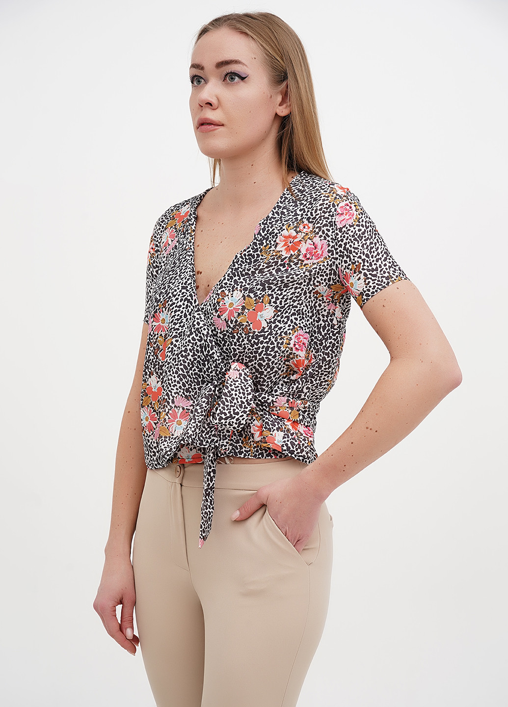 Чорно-біла блуза на запах Imperial