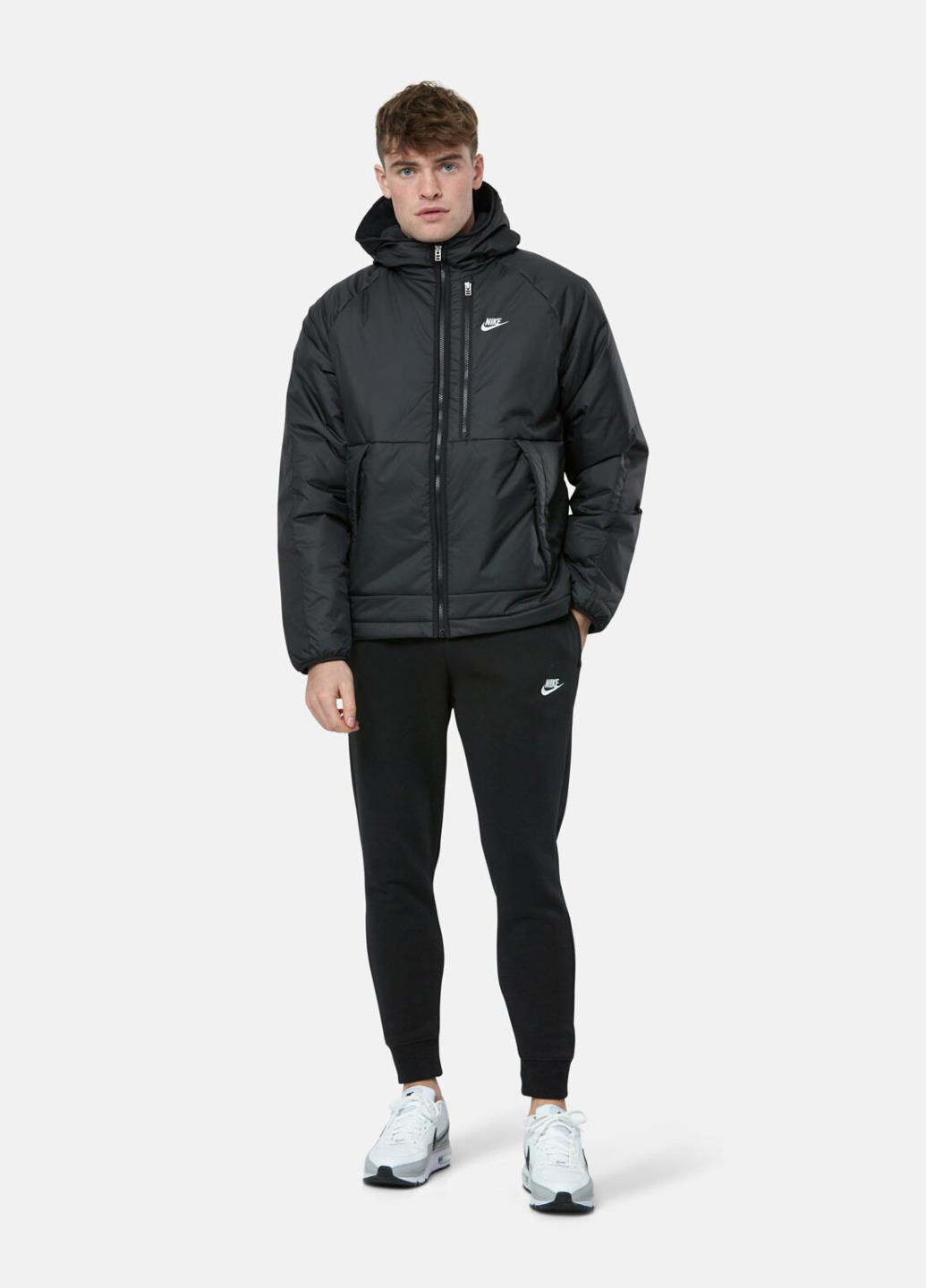 Чорна демісезонна куртка dx2038-010 Nike ThermaFIT Legacy