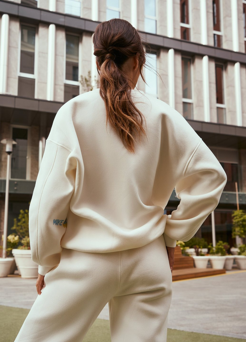 Молочний світшот в молочному відтінку 'незалежна' Gepur напис (254462469)