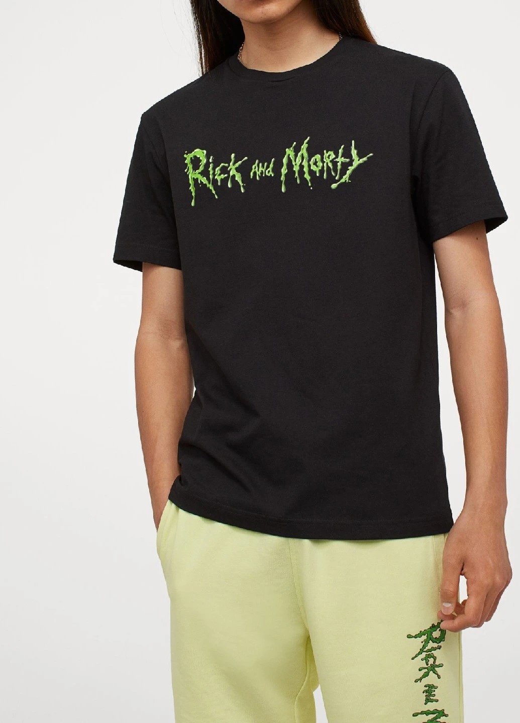 Черная футболка H&M
