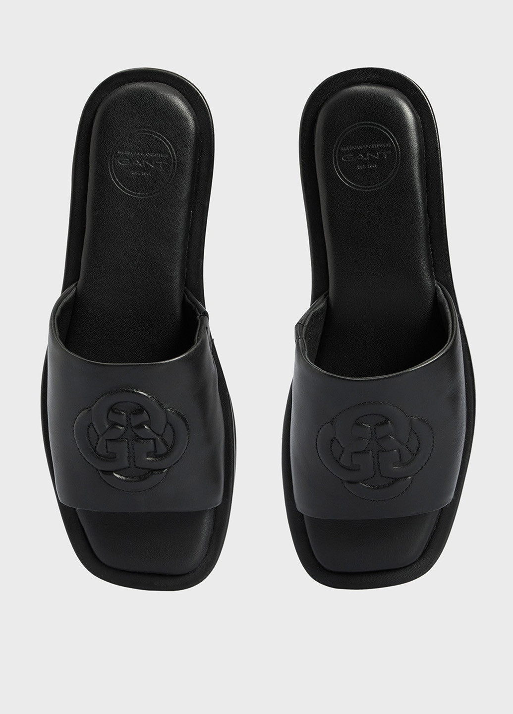 Черные шлепанцы Gant с логотипом