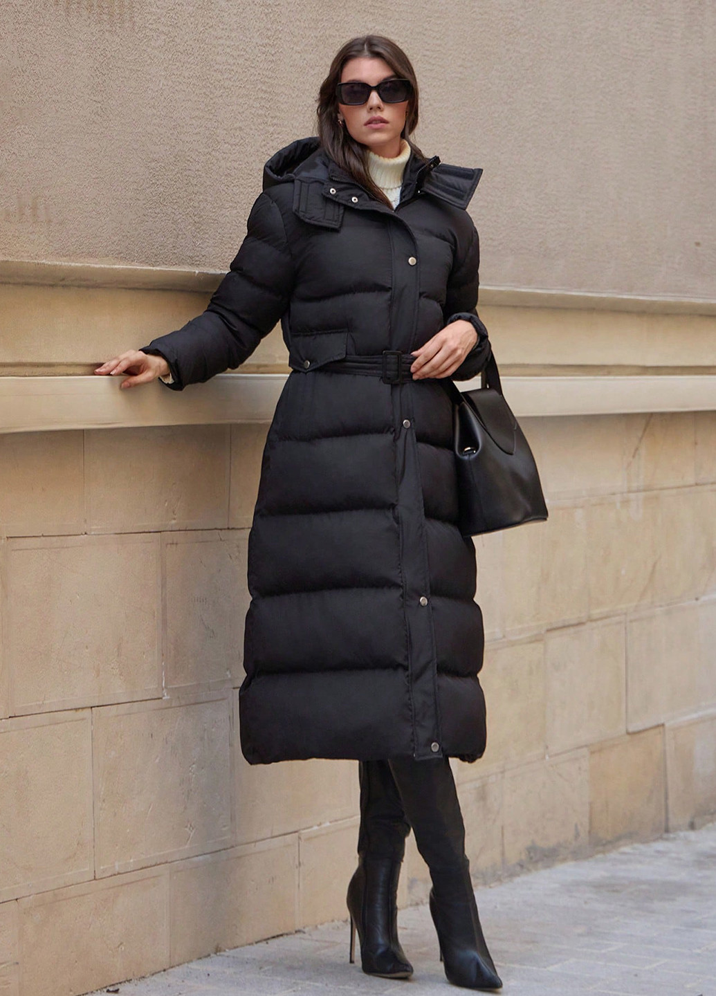 Черная зимняя куртка SHEIN