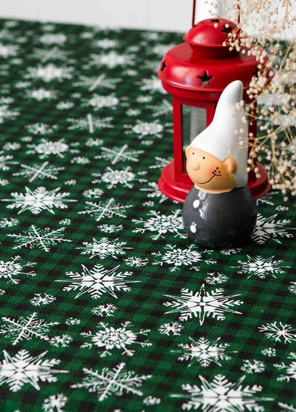 Новорічна скатертина з тефлоновим покриттям "Сніжинки зелені" 1.2м х 1.5м + 4 серветки Homedec - (255089229)