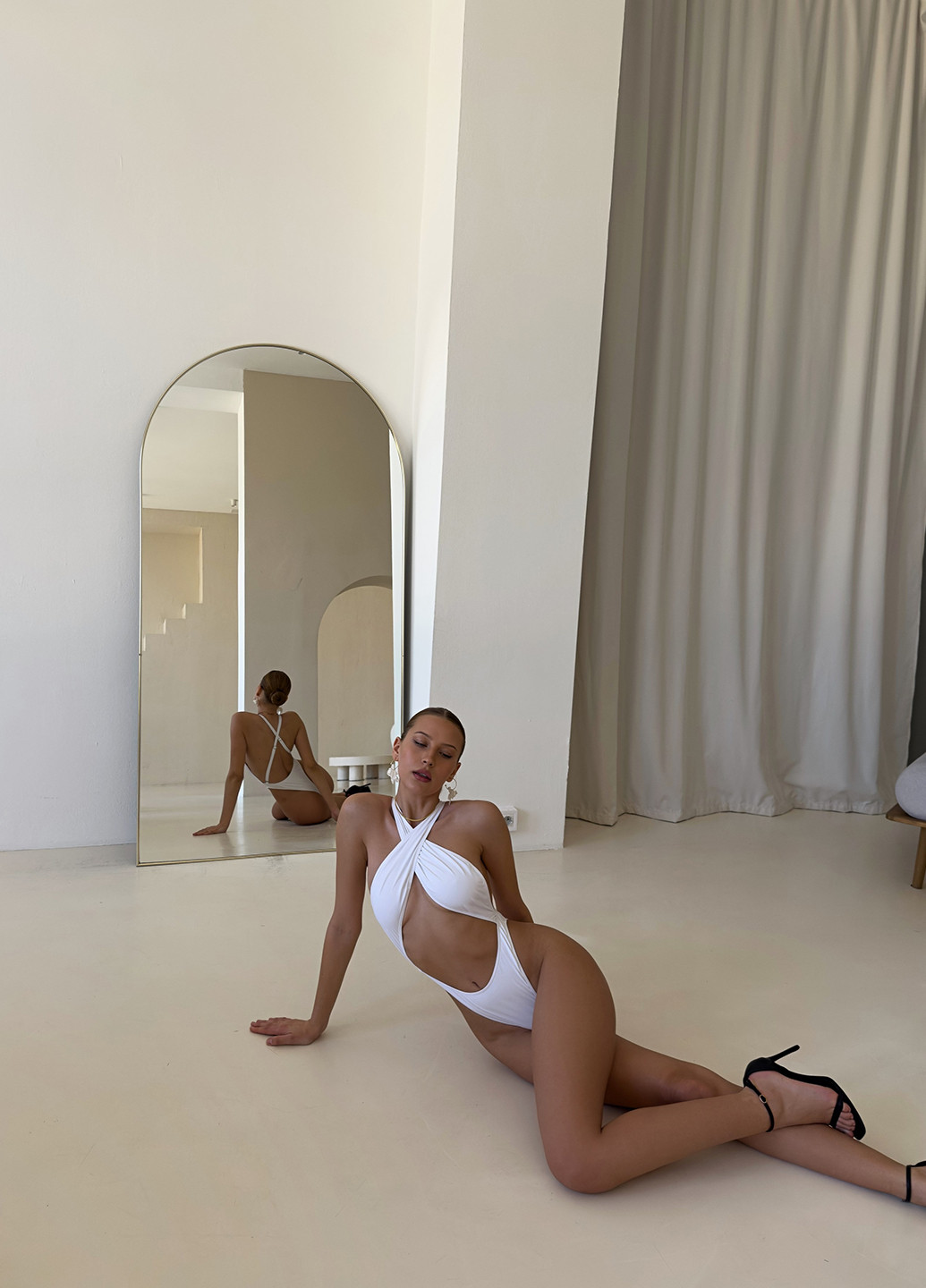 Білий літній купальник суцільний NOVA VEGA