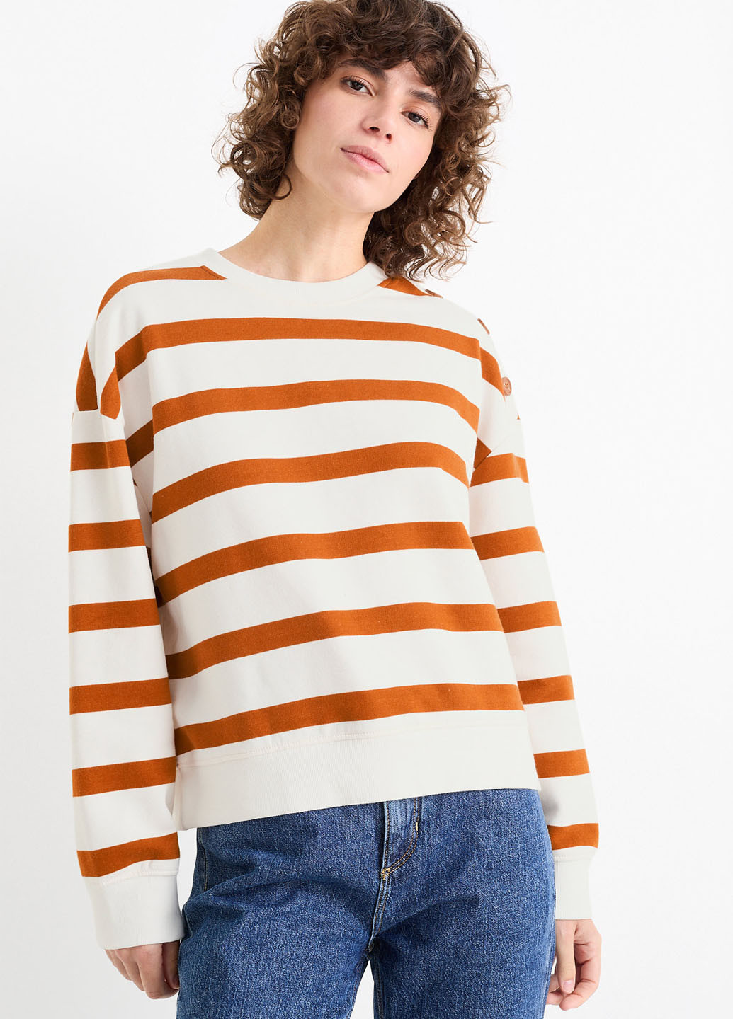 Молочный свитшот C&A полоска пуговицы (362193443)