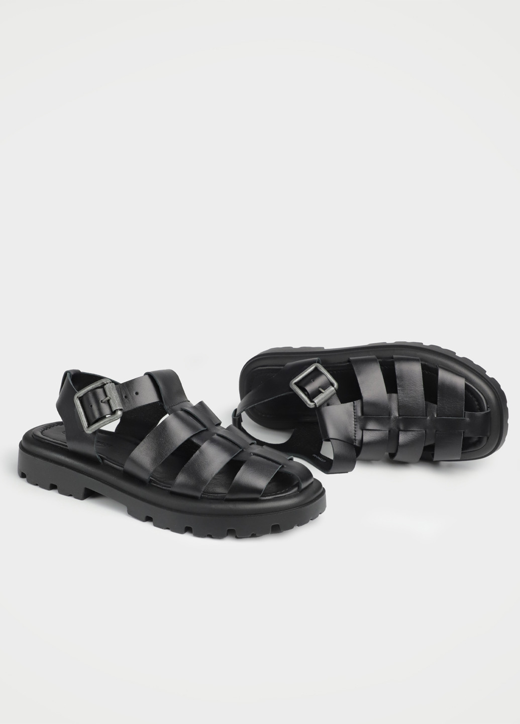 Черные босоножки URBAN TRACE с ремешком