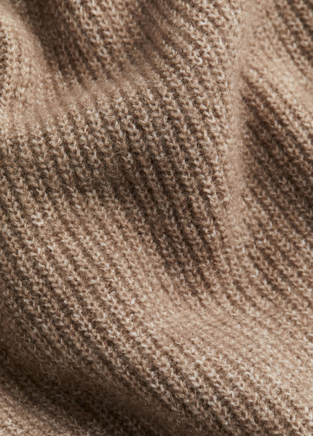 Бежевое платье зимнее H&M