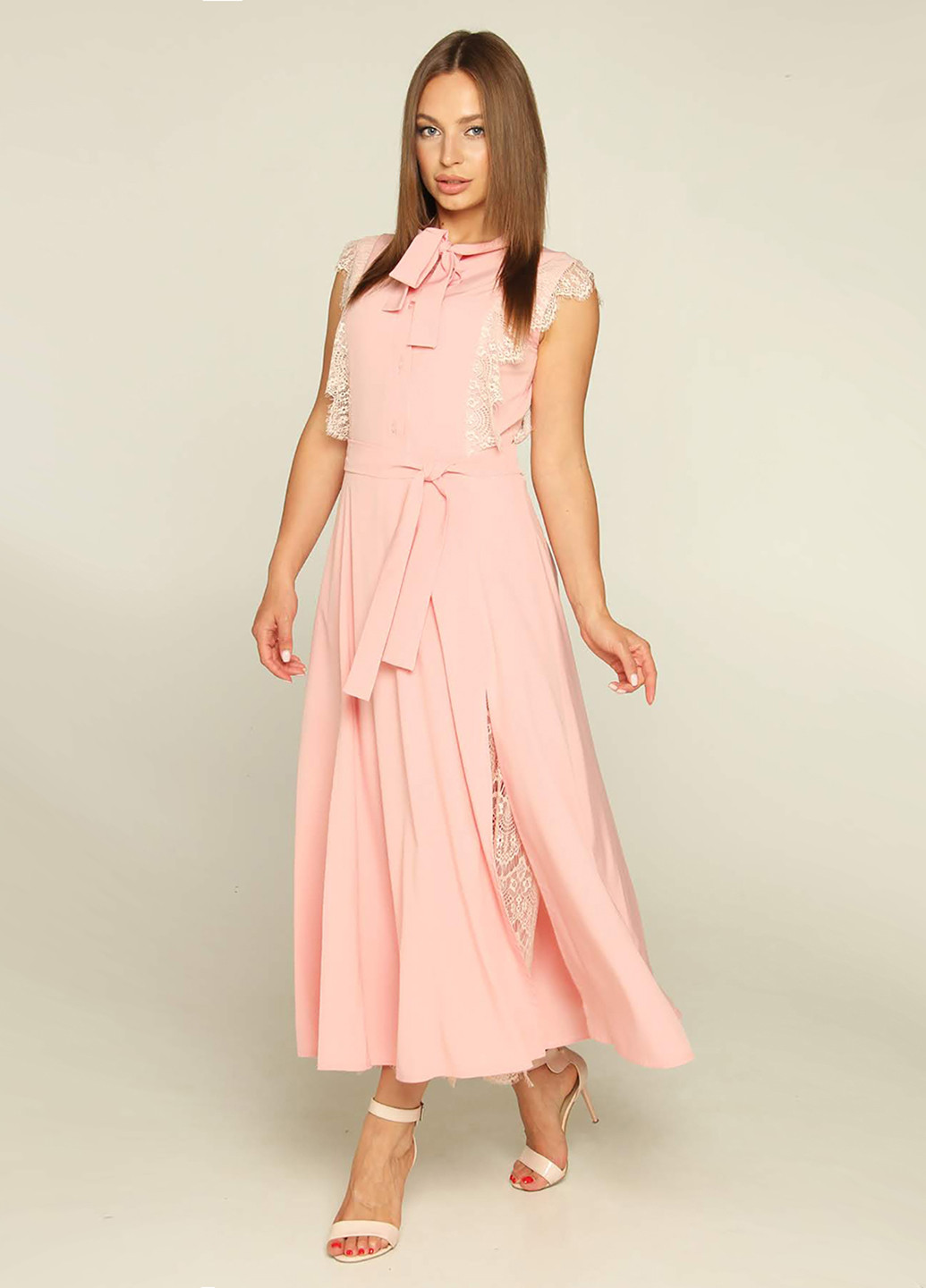 Розовое деловое платье Majaly