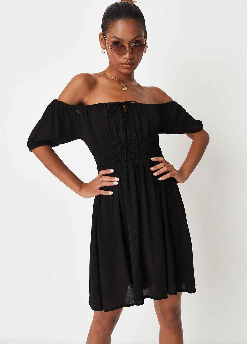 Чорна кежуал сукня з відкритими плечима Missguided однотонна