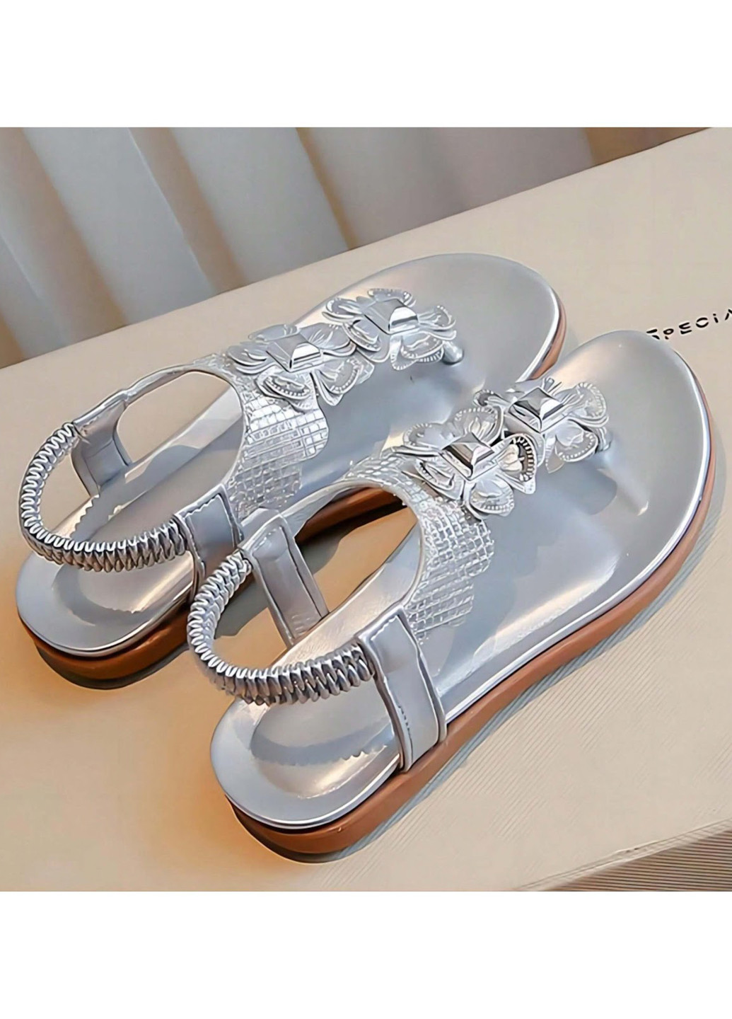 Серебряные босоножки SHEIN с аппликацией, со стразами, с тиснением