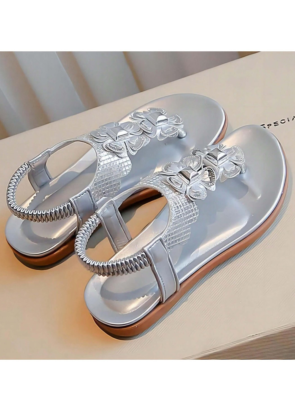 Серебряные босоножки SHEIN с аппликацией, со стразами, с тиснением