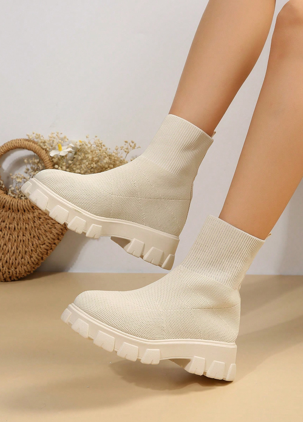 Осенние ботильоны SHEIN на тракторной подошве тканевые