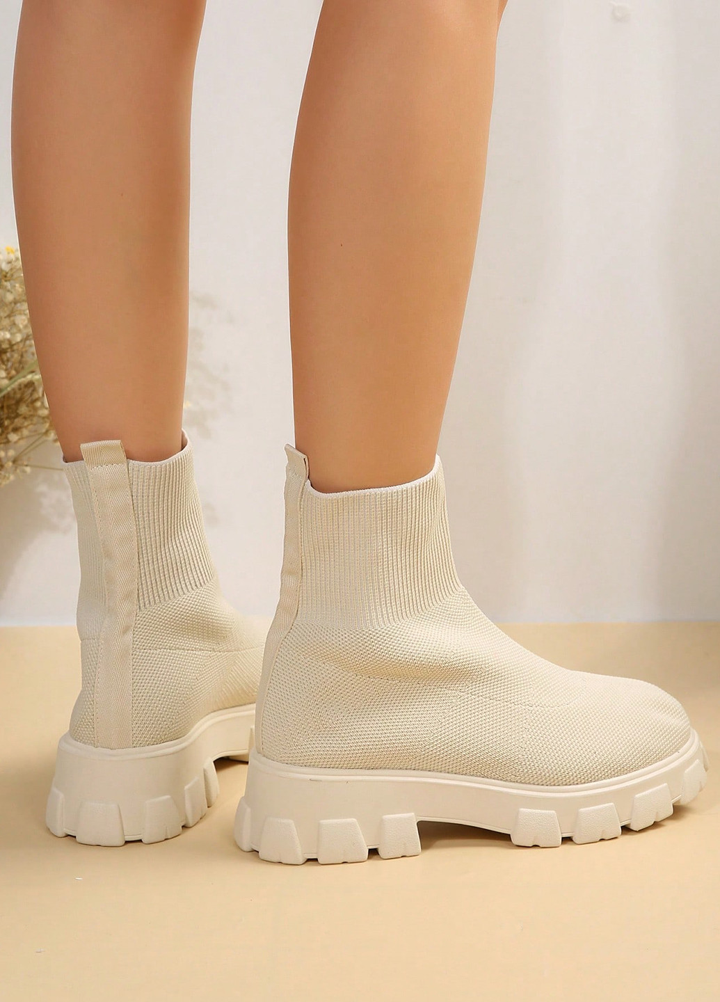 Осенние ботильоны SHEIN на тракторной подошве тканевые