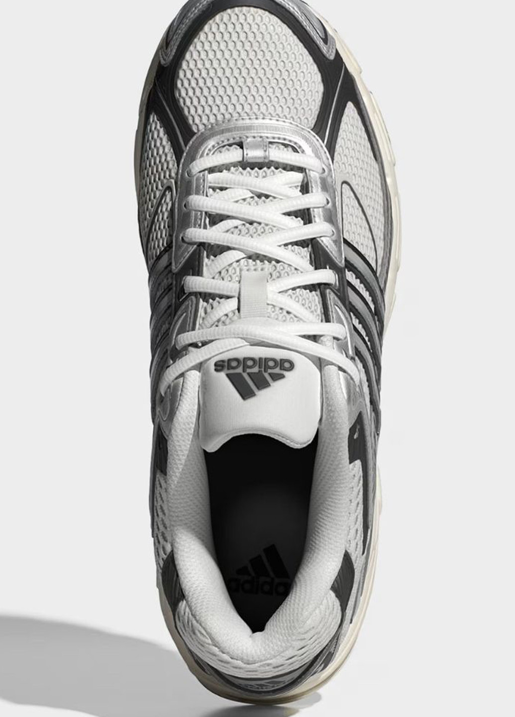 Сірі всесезон кросівки ig6226 adidas RESPONSE CL