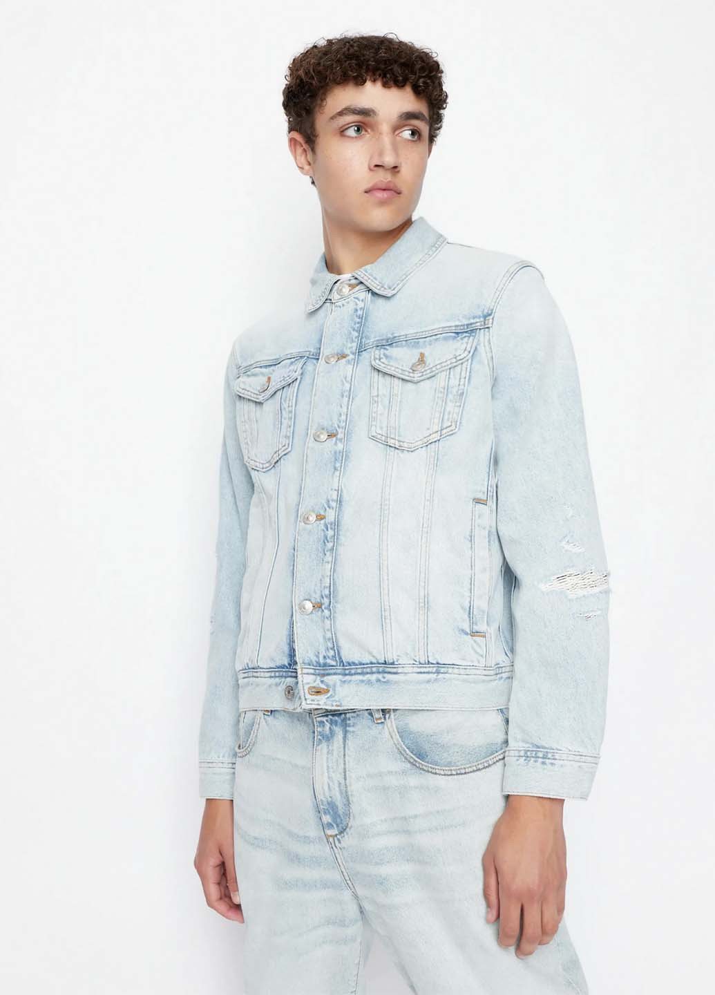 Світло-блакитна демісезонна куртка Armani Exchange