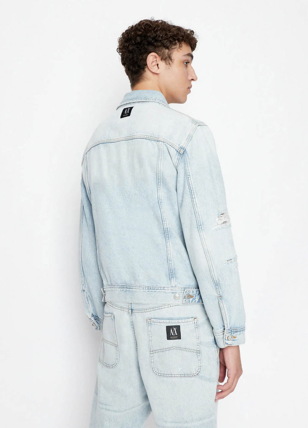 Світло-блакитна демісезонна куртка Armani Exchange
