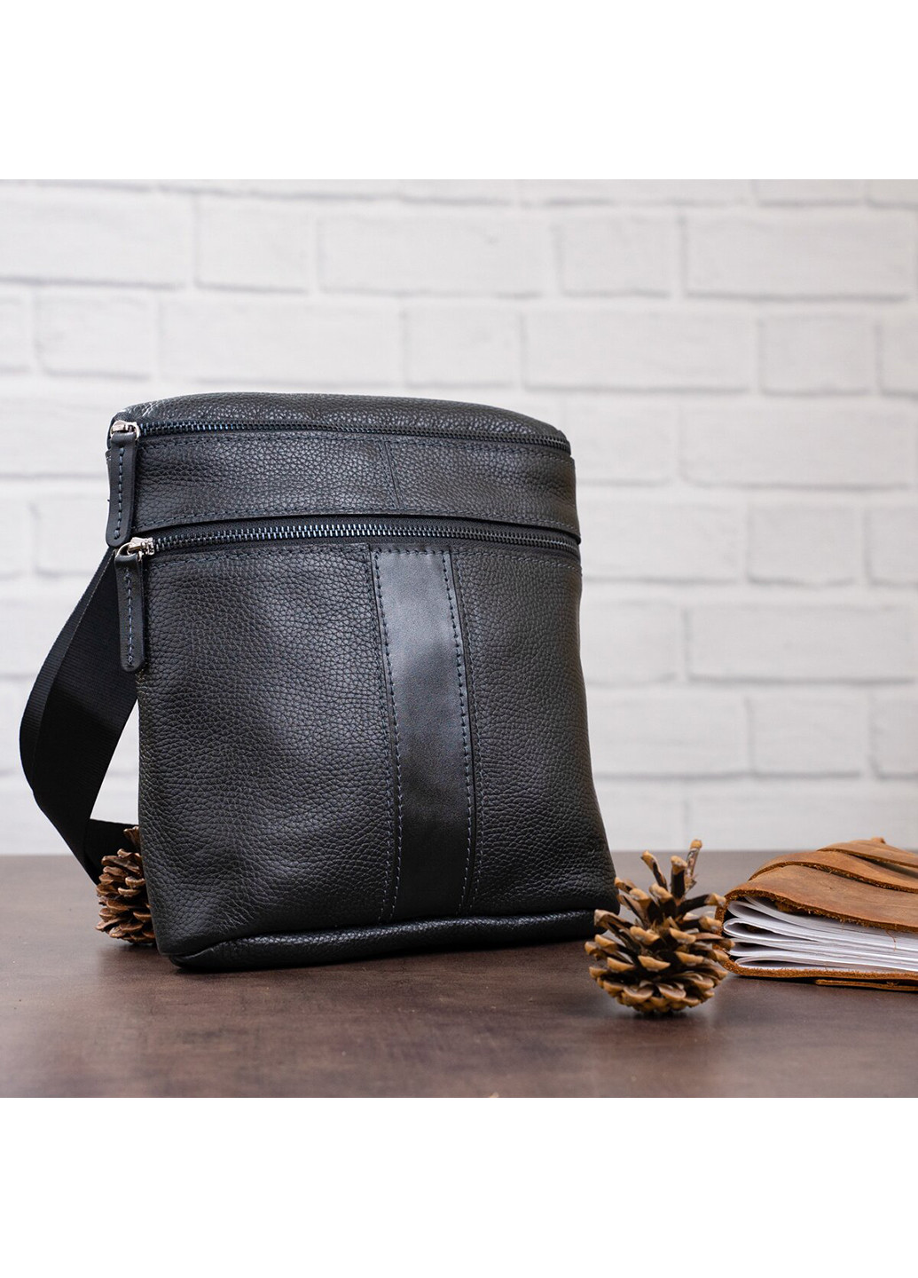 Чоловіча шкіряна сумка 22х24х3,5 см Shvigel (229460382)