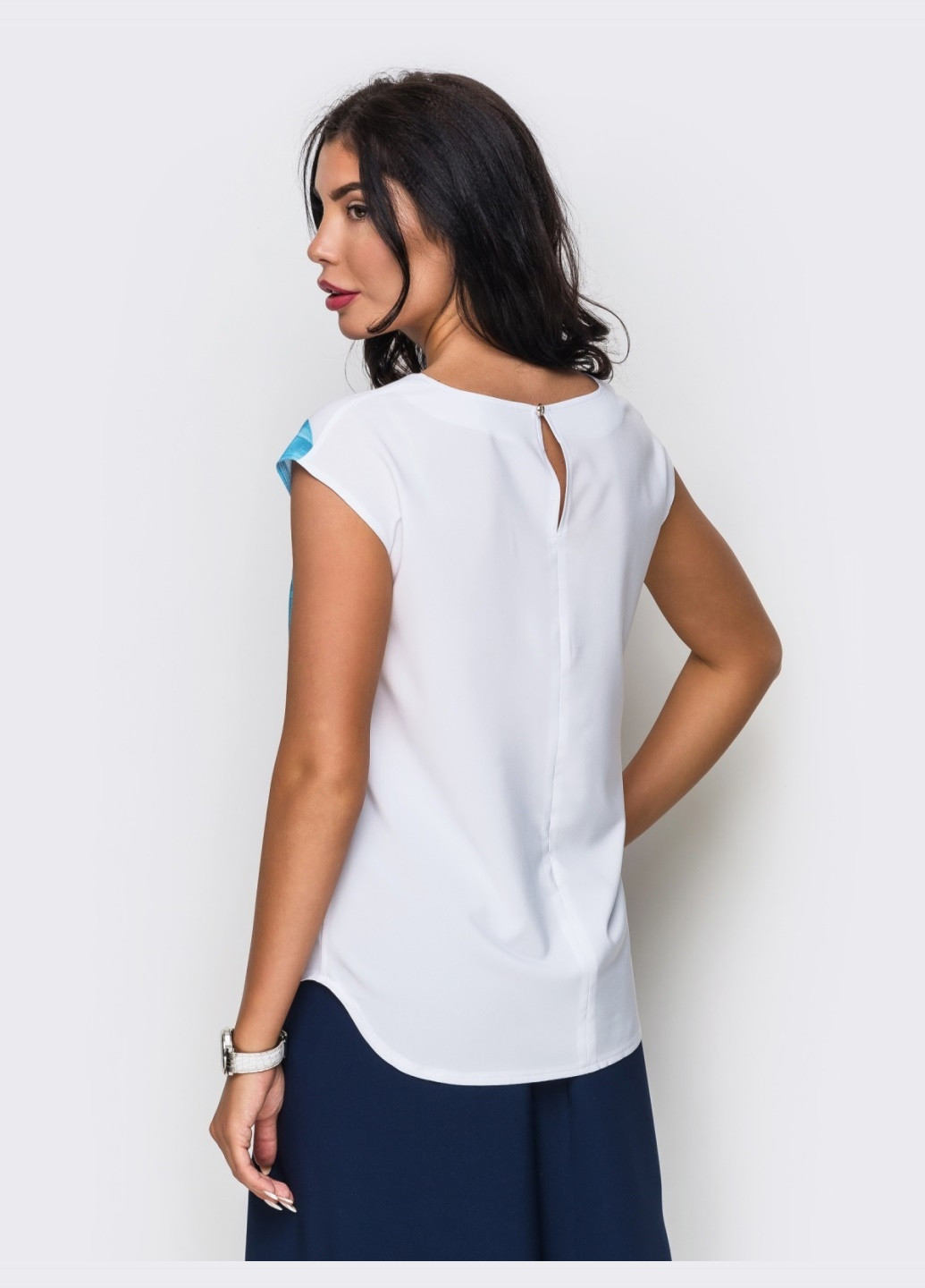 Белая легкая блузка с принтом и пуговицей сзади Dressa Блузка