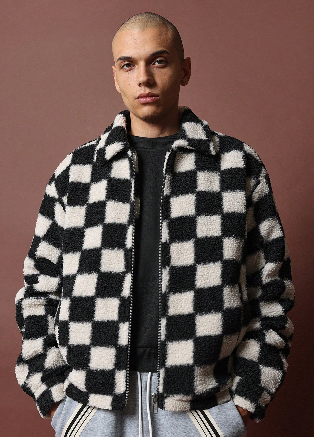 Черно-белая демисезонная куртка SHEIN