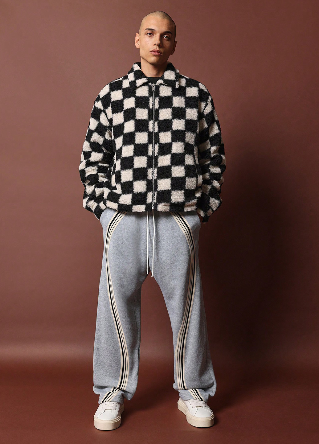 Черно-белая демисезонная куртка SHEIN