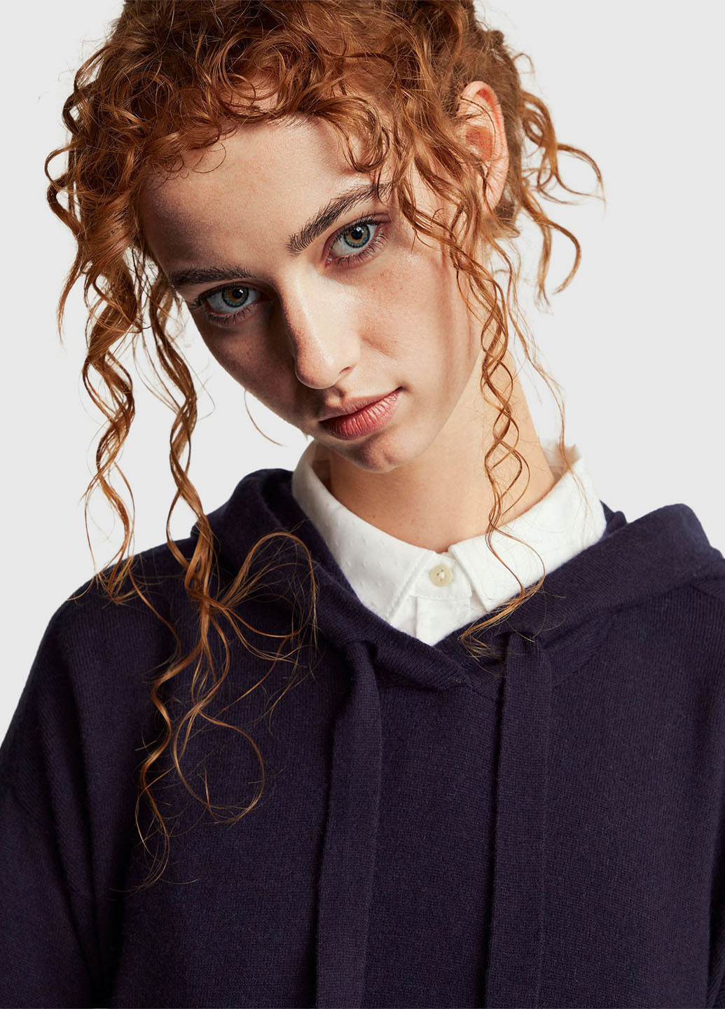 Темно-синий демисезонный свитер United Colors of Benetton