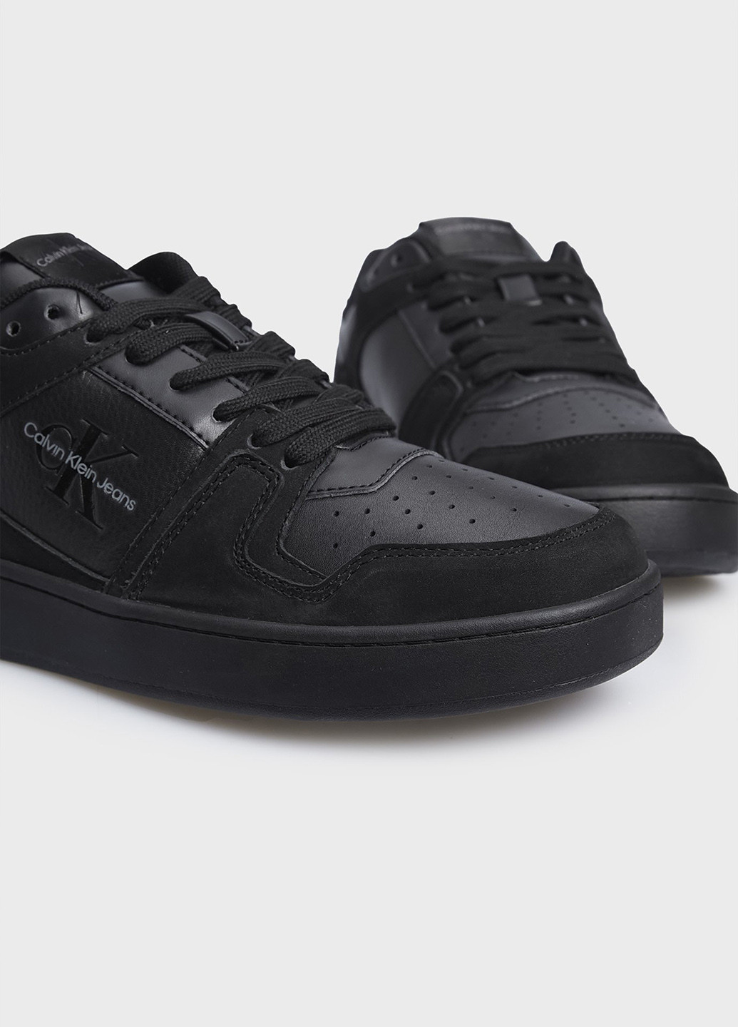 Черные всесезонные кроссовки Calvin Klein Jeans