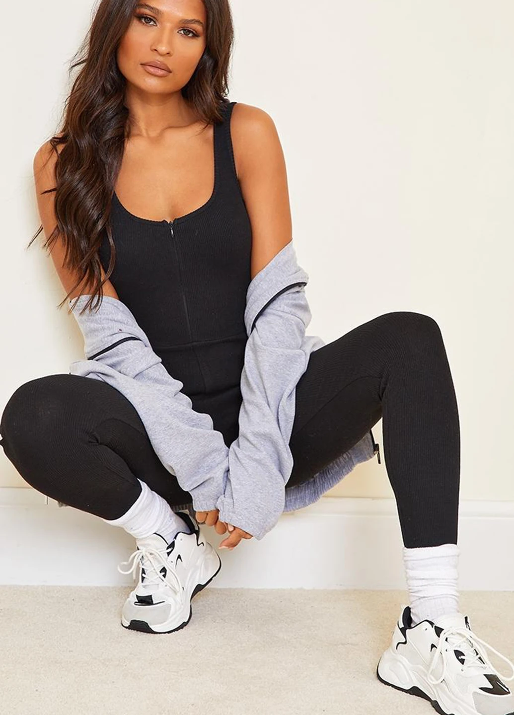 Комбинезон PrettyLittleThing комбинезон-брюки однотонный чёрный кэжуал хлопок, трикотаж